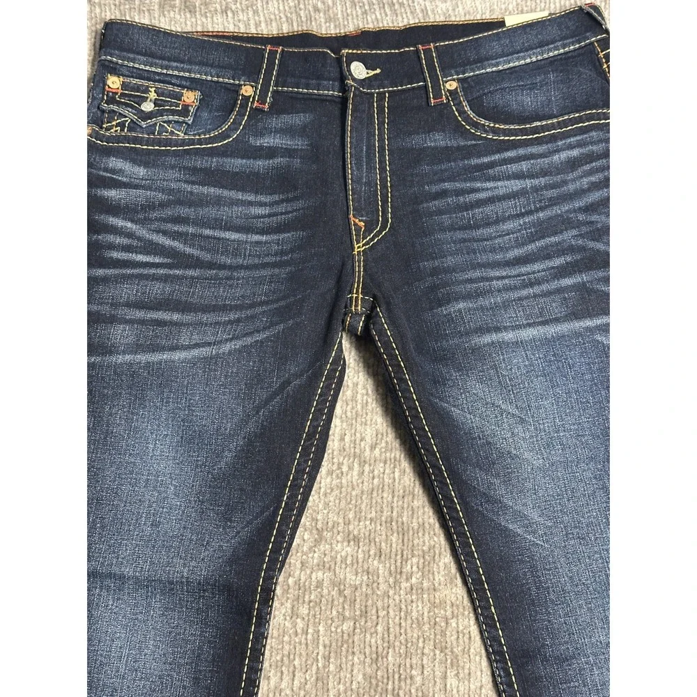 True Religion Jeans GENO Big T Flap Relaxed Slim Mens 42x32 Dark Mahogany Wash